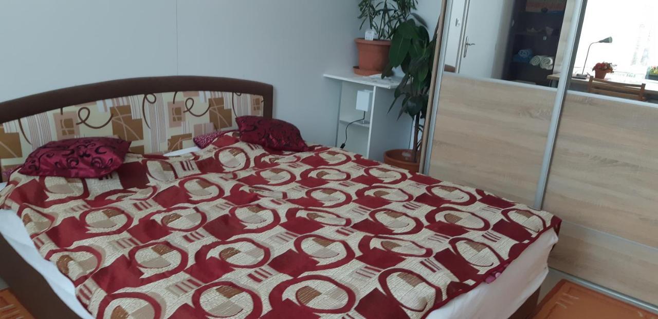Sucany Apartman Yvet מראה חיצוני תמונה