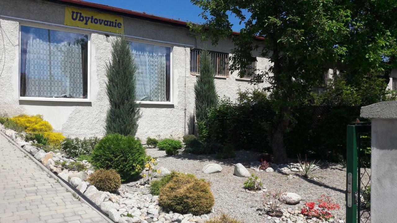Sucany Apartman Yvet מראה חיצוני תמונה