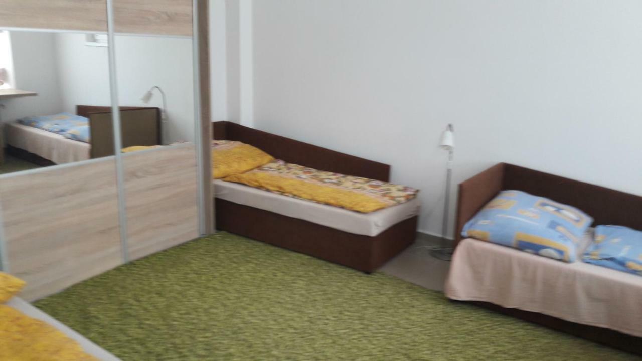 Sucany Apartman Yvet מראה חיצוני תמונה