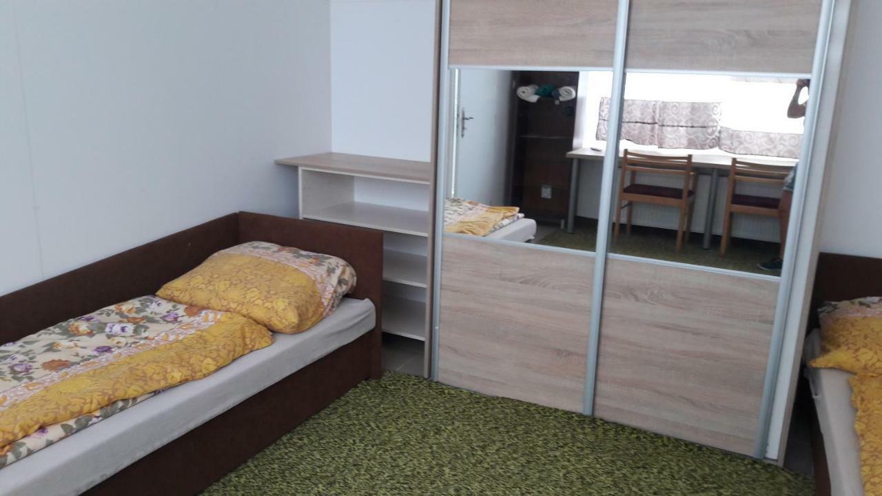 Sucany Apartman Yvet מראה חיצוני תמונה